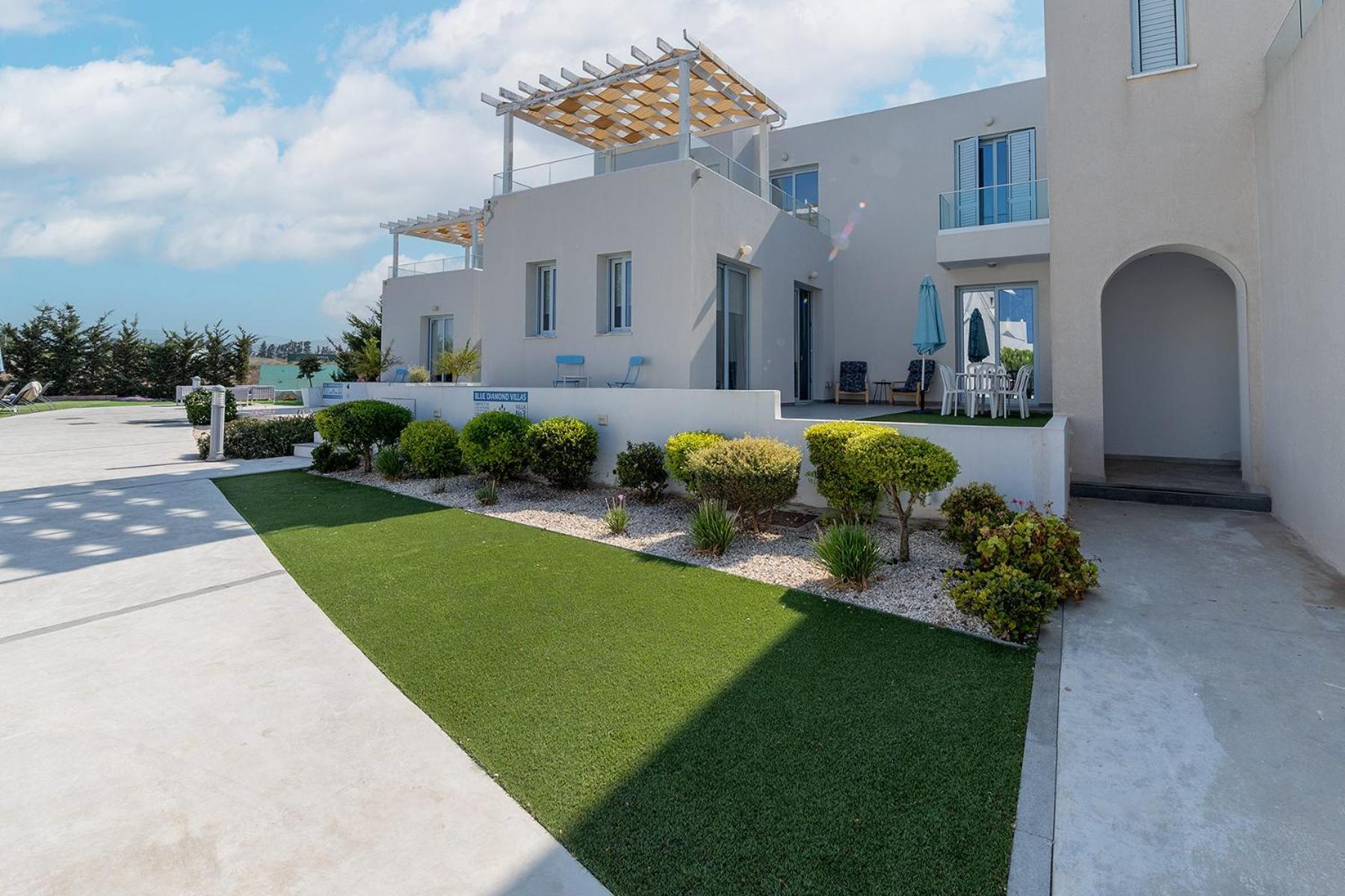 Blue Diamond Beach Villas Paphos Exterior photo